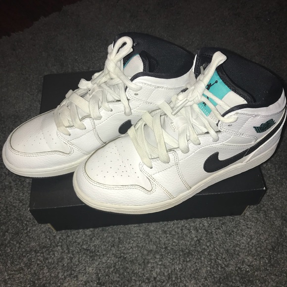 Jordan Other - Air Jordan 1 mid bg FINAL PRICE